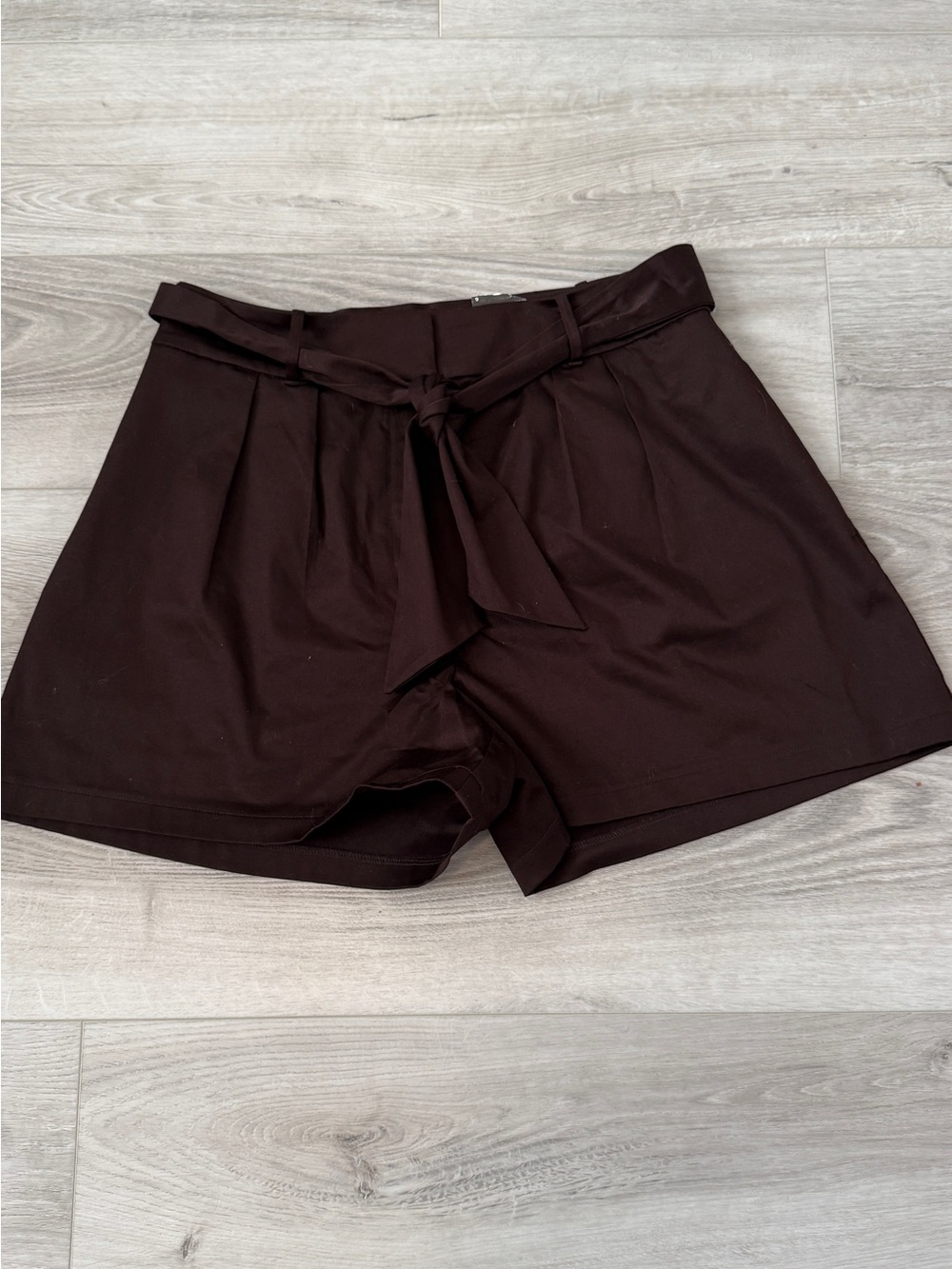 High-Waist Tie-Belt Women's Shorts - Dark Brown